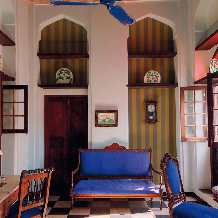 AUGUSTE jaune moutarde et taupe