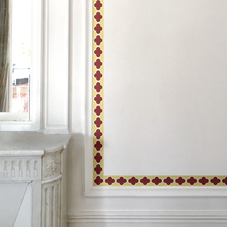 GALON À TRÈFLES bordeaux sur fond jaune